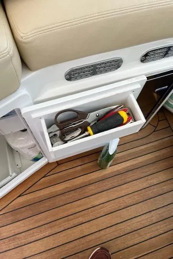 Quinetucket Yacht Photos Pics 