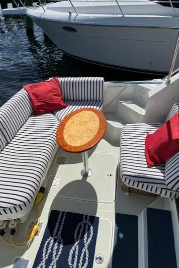 Quinetucket Yacht Photos Pics 