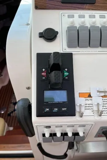 Quinetucket Yacht Photos Pics 