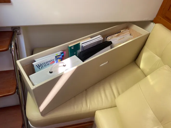 Quinetucket Yacht Photos Pics 