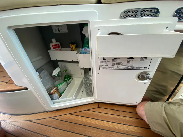 Quinetucket Yacht Photos Pics 