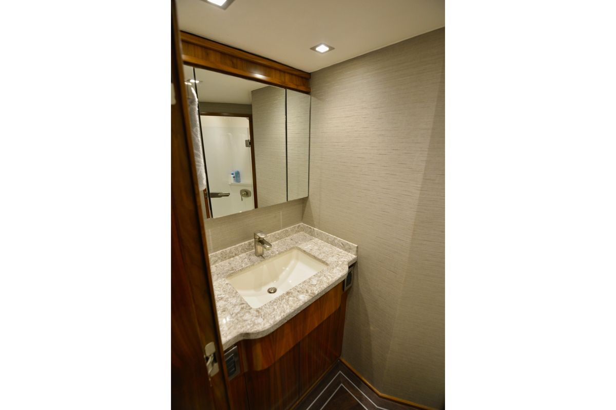2019 Viking 68 