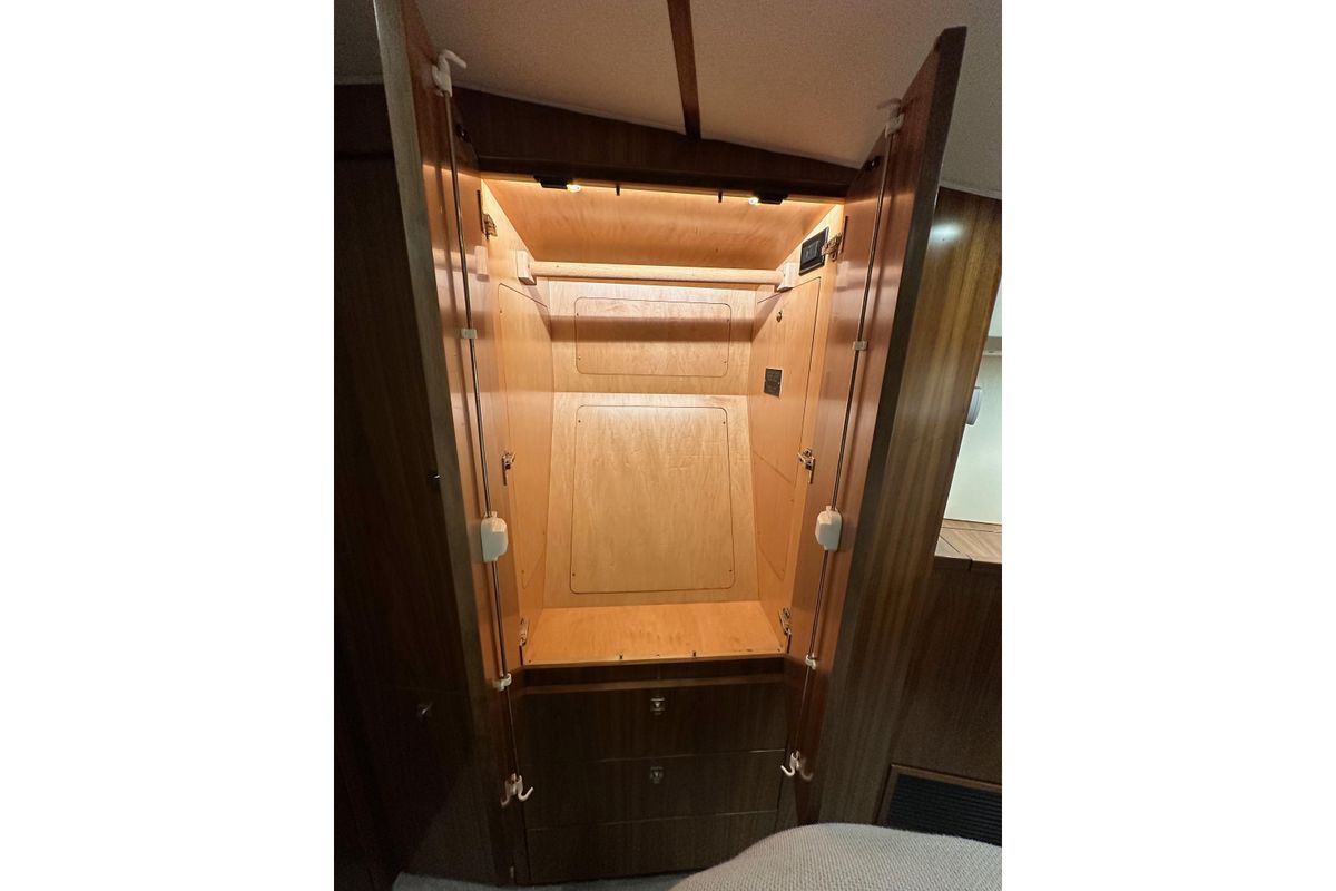 2019 Viking 68 