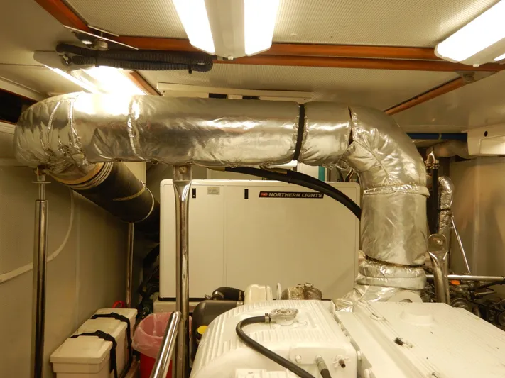 Blue Red Yacht Photos Pics 