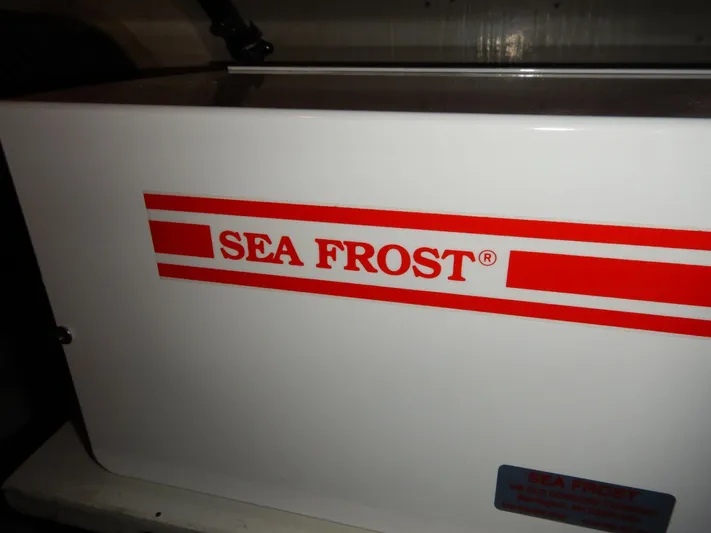 Blue Red Yacht Photos Pics 