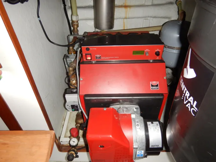 Blue Red Yacht Photos Pics 