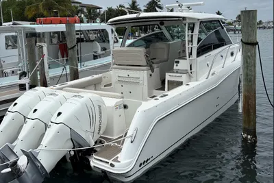 Boston Whaler 345 Conquest