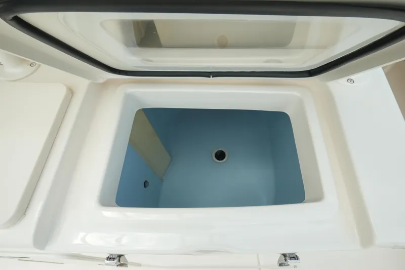  Yacht Photos Pics Livewell compartment on a 2019 Grady-White Canyon 336 boat.