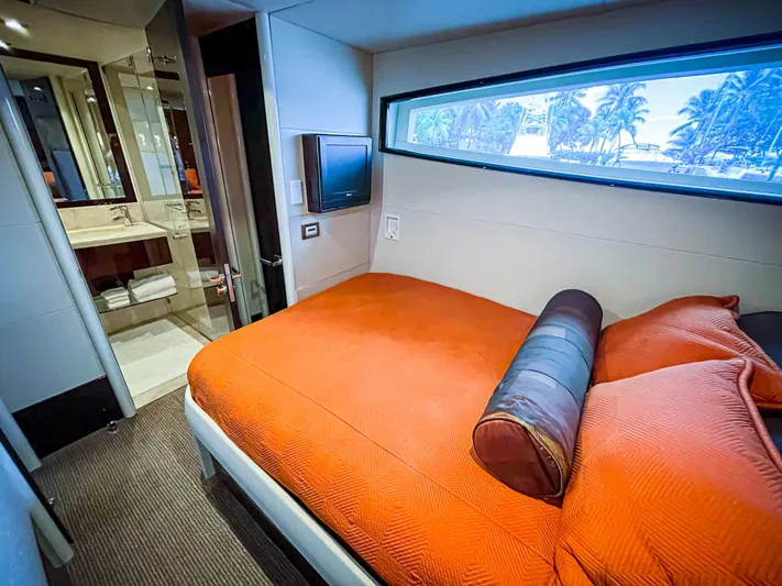 Lovin Life Yacht Photos Pics 