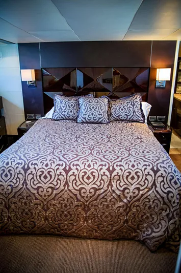 Lovin Life Yacht Photos Pics 