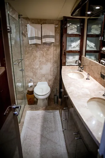 Lovin Life Yacht Photos Pics 