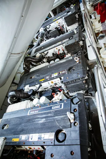 Lovin Life Yacht Photos Pics 