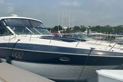 Cruisers Yachts 380 Express