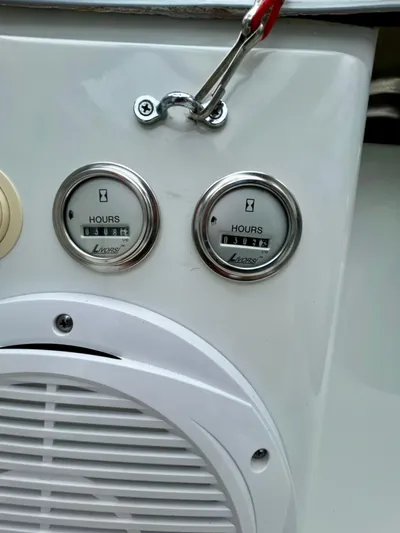  Yacht Photos Pics Hour meters on a 2008 Formula 353 FASTech boat dashboard.