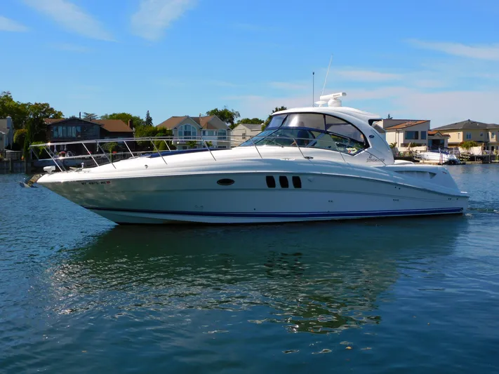 Casket Sails Yacht Photos Pics 