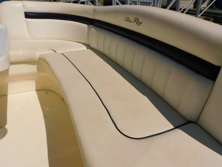 Casket Sails Yacht Photos Pics 