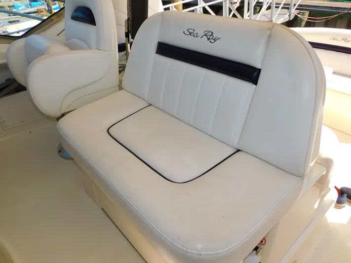 Casket Sails Yacht Photos Pics 