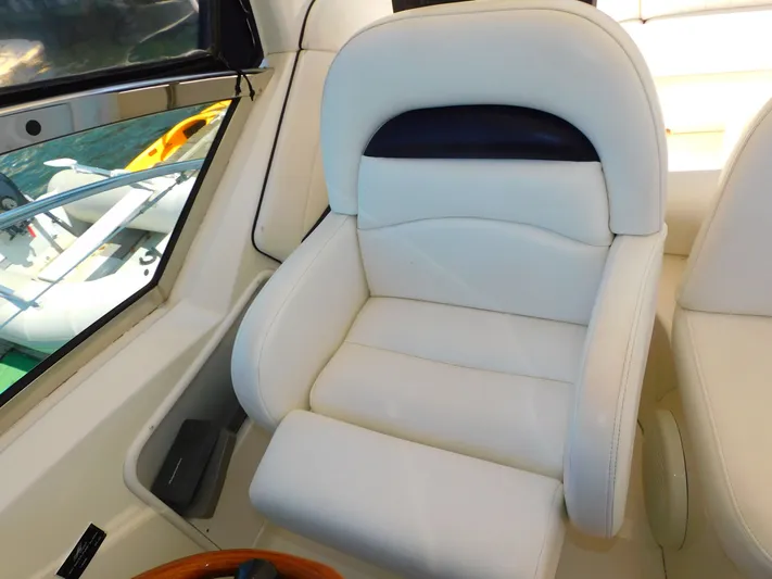 Casket Sails Yacht Photos Pics 