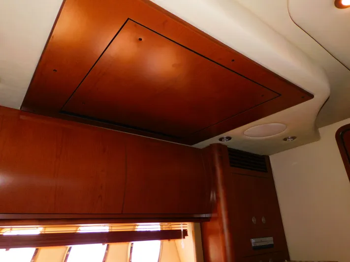 Casket Sails Yacht Photos Pics 