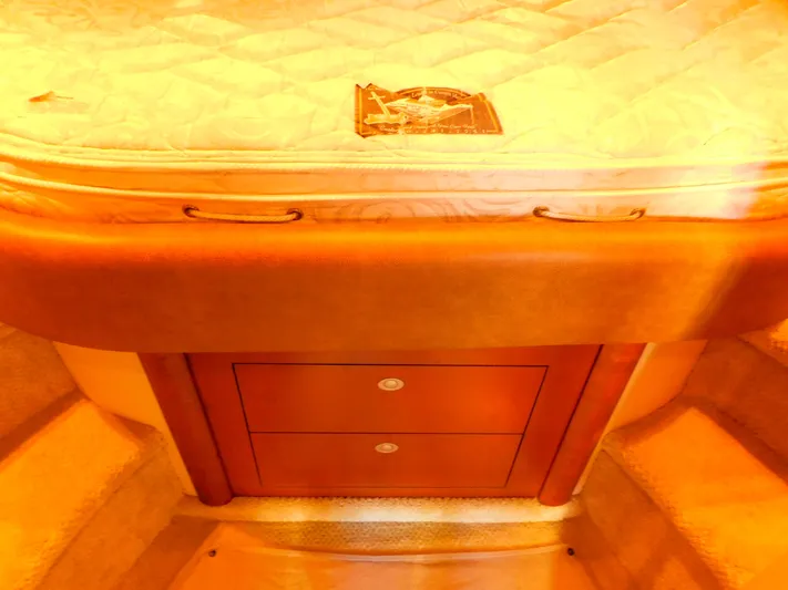 Casket Sails Yacht Photos Pics 