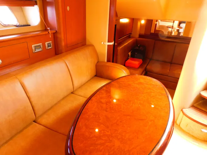 Casket Sails Yacht Photos Pics 