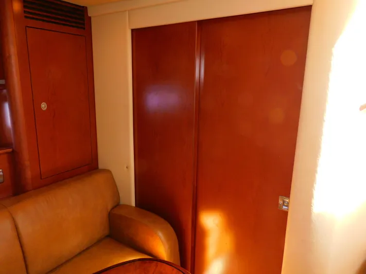 Casket Sails Yacht Photos Pics 