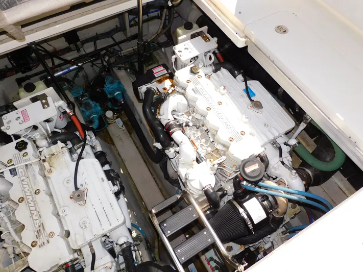 Casket Sails Yacht Photos Pics 