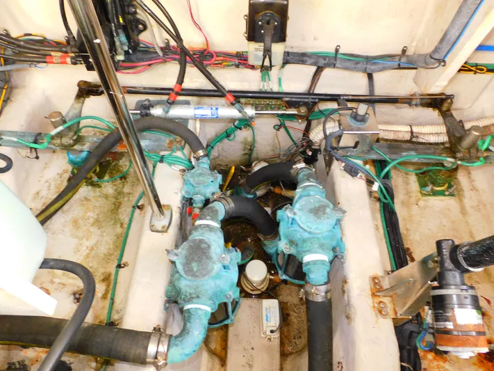 Casket Sails Yacht Photos Pics 