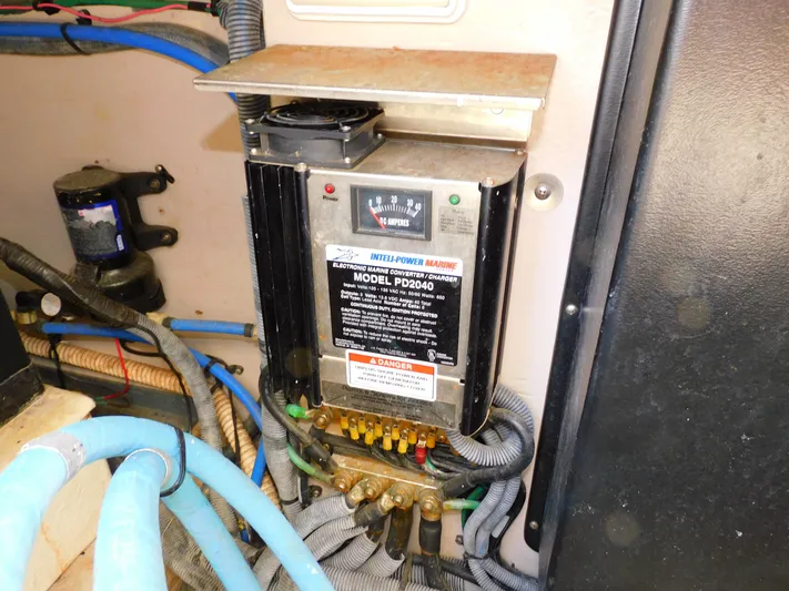 Casket Sails Yacht Photos Pics 