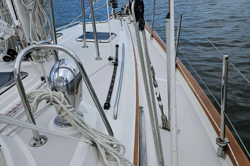 Providence Yacht Photos Pics Deck of 2013 Passport 470 Center Cockpit sailboat with ropes and fittings.