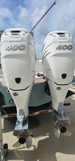  Yacht Photos Pics Twin Yamaha 400 outboard engines on 2022 Tidewater 320 CC Adventure boat.