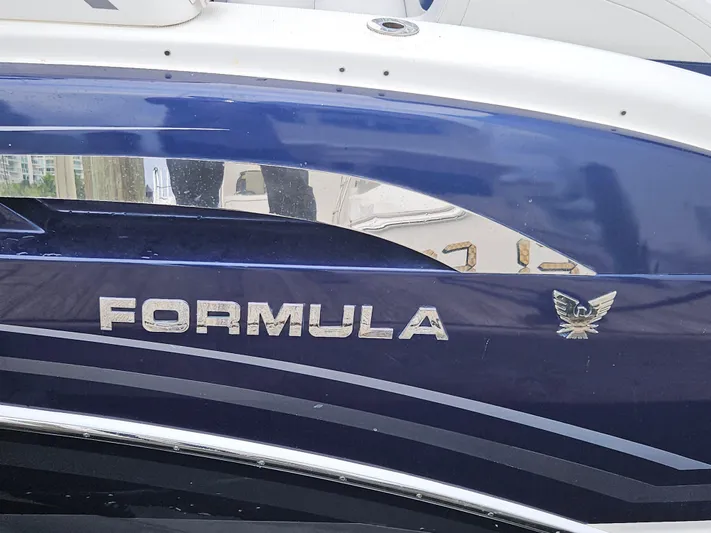  Yacht Photos Pics 2018 Formula 350 Sun Sport boat with blue and silver detailing.