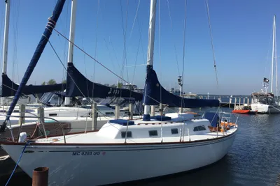 Islander 37
