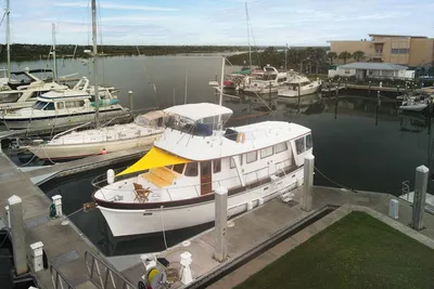 Cheoy Lee Long Range Trawler - Tripple deck