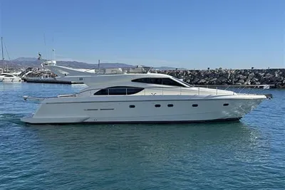 1999 Ferretti Yachts 53