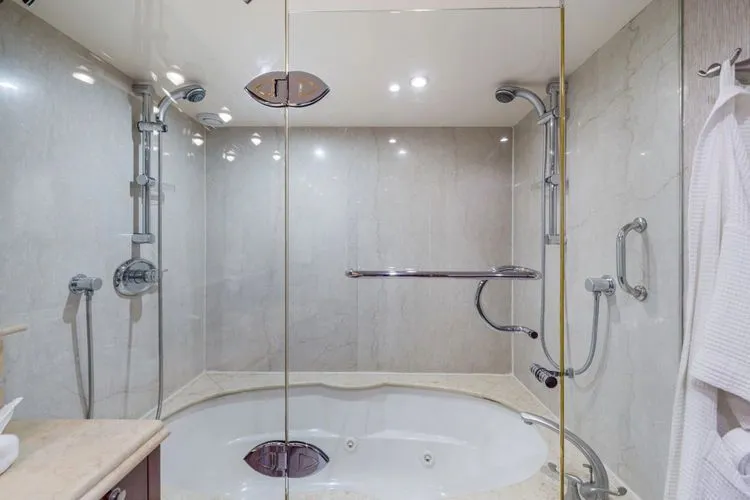 Aphrodite Yacht Photos Pics 2004 Lazzara 80 Open Fly - Image 40