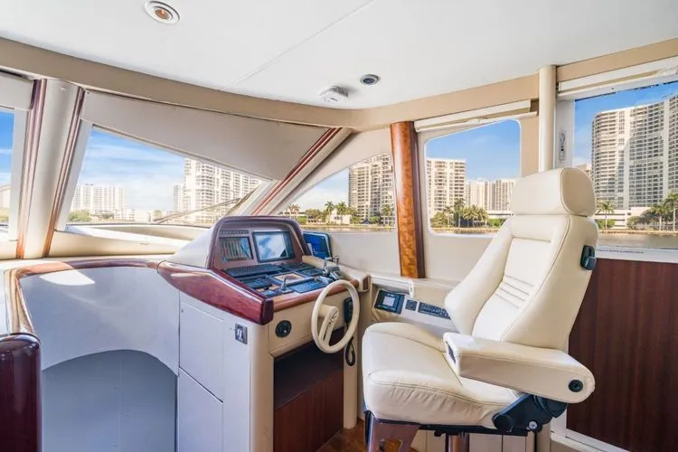 Aphrodite Yacht Photos Pics 2004 Lazzara 80 Open Fly - Image 21