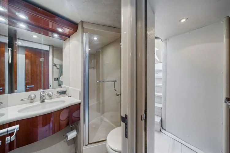 Aphrodite Yacht Photos Pics 2004 Lazzara 80 Open Fly - Image 29