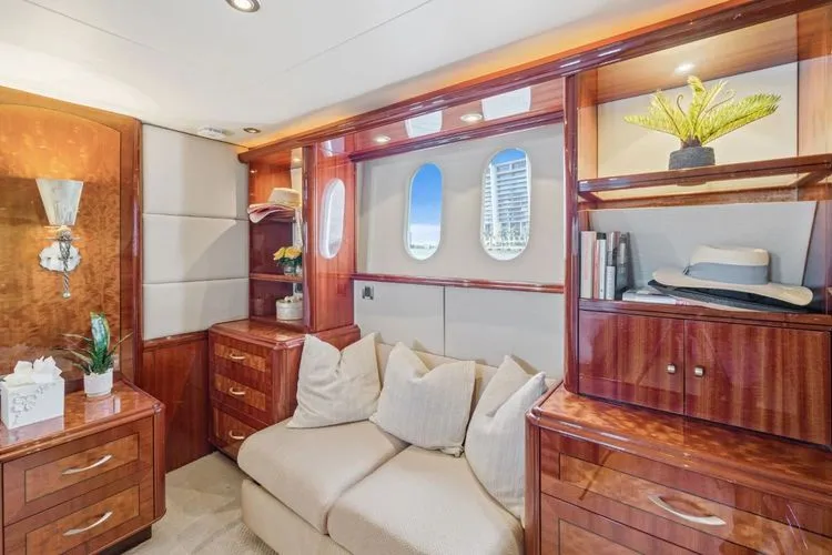 Aphrodite Yacht Photos Pics 2004 Lazzara 80 Open Fly - Image 37