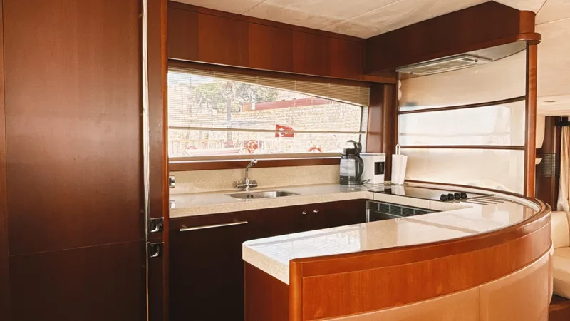 Lucky 1 Yacht Photos Pics 