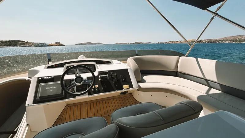 Lucky 1 Yacht Photos Pics 