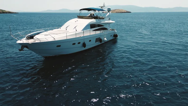 Lucky 1 Yacht Photos Pics 