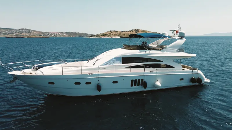 Lucky 1 Yacht Photos Pics 