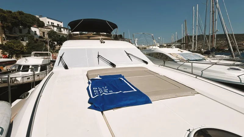 Lucky 1 Yacht Photos Pics 