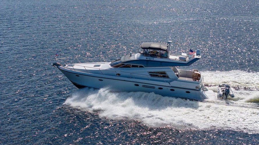 1996 Johnson High Tech Euro Motoryacht