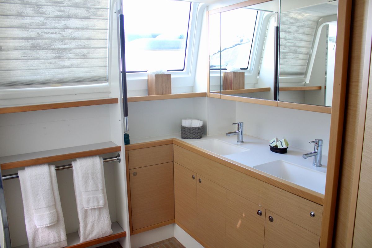 2015 Lagoon 62 