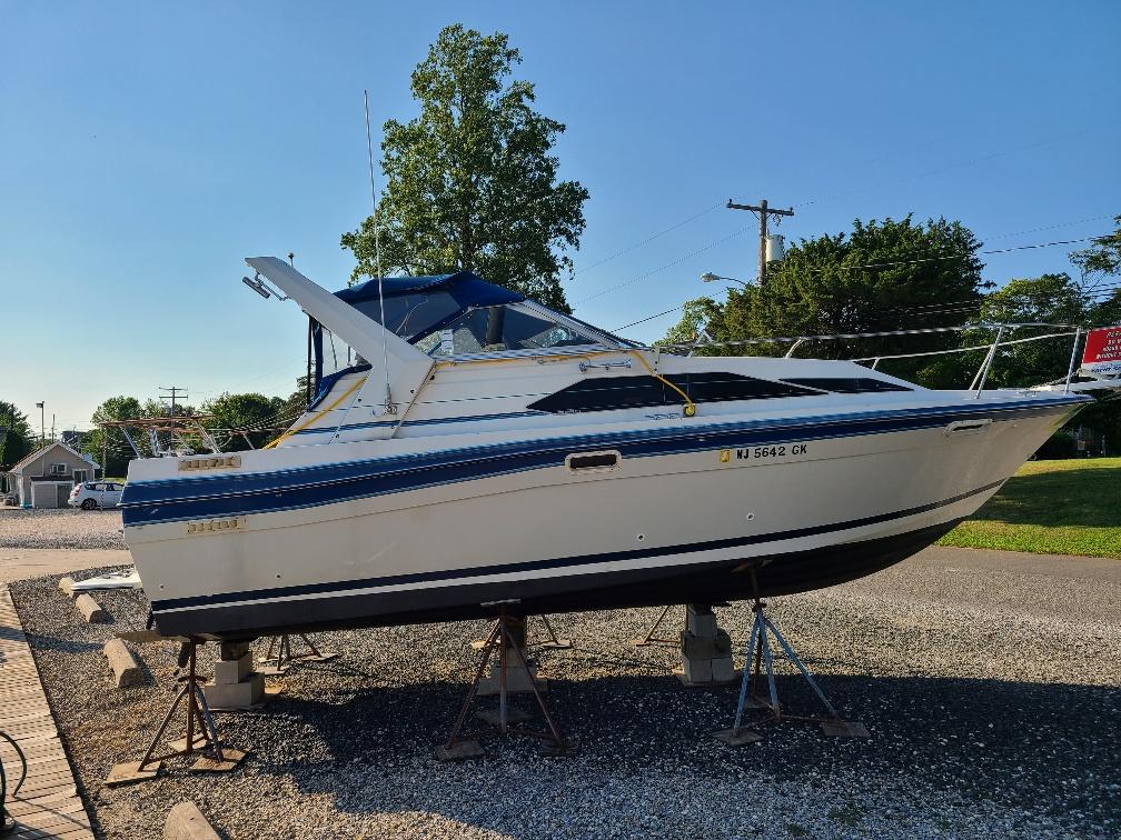 1988 Bayliner Ciera Cuddy Cabin til salg- YachtWorld