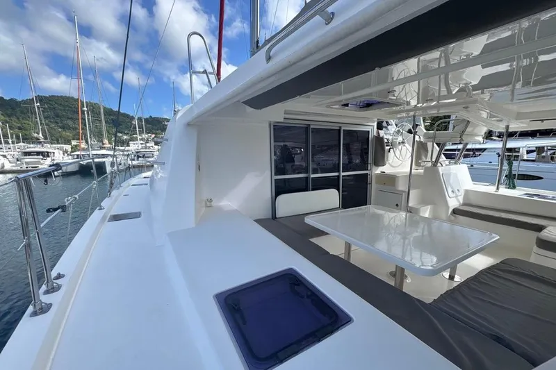 Andiamo IV Yacht Photos Pics 2018 Leopard 48 For Sale