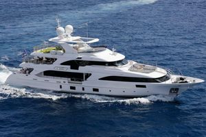 Benetti 121