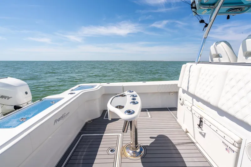  Yacht Photos Pics 2020 Front Runner 39 Center Console boat on open water, featuring sleek deck design.